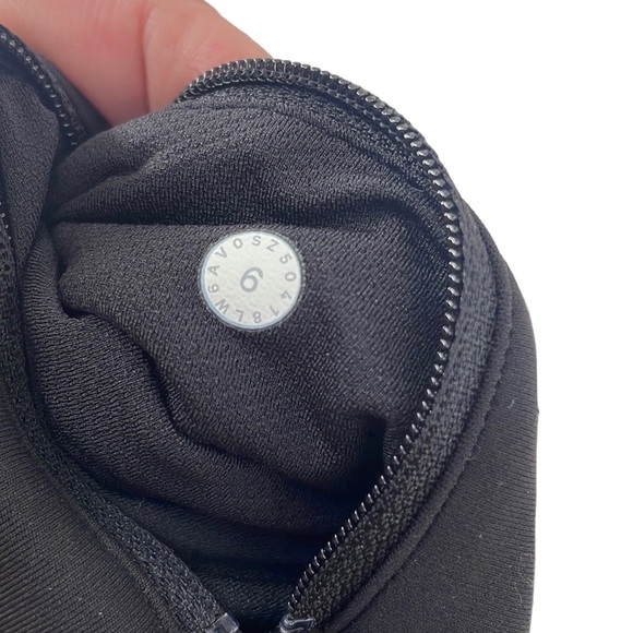 Lululemon Pace Rival Crop *Full-On Luxtreme 22"
Black workout gym sz 6 - Picture 4 of 11